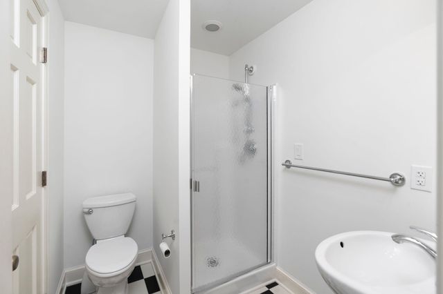 104 WOODLAND DR, Staunton, VA 24401