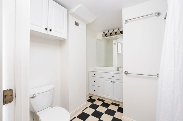 104 WOODLAND DR, Staunton, VA 24401
