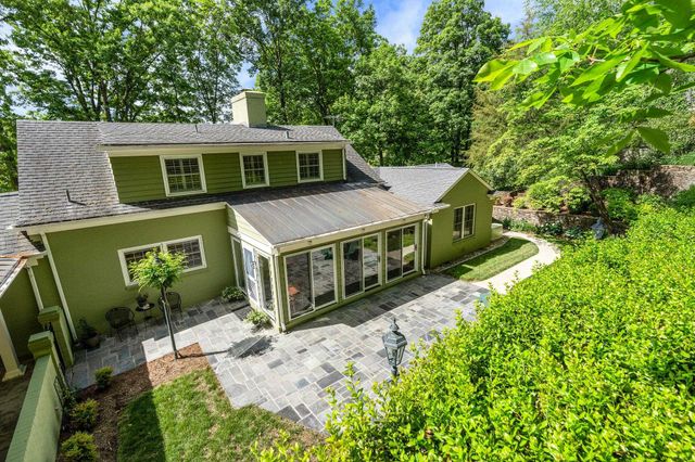 104 WOODLAND DR, Staunton, VA 24401