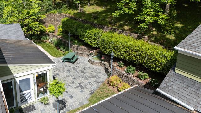 104 WOODLAND DR, Staunton, VA 24401
