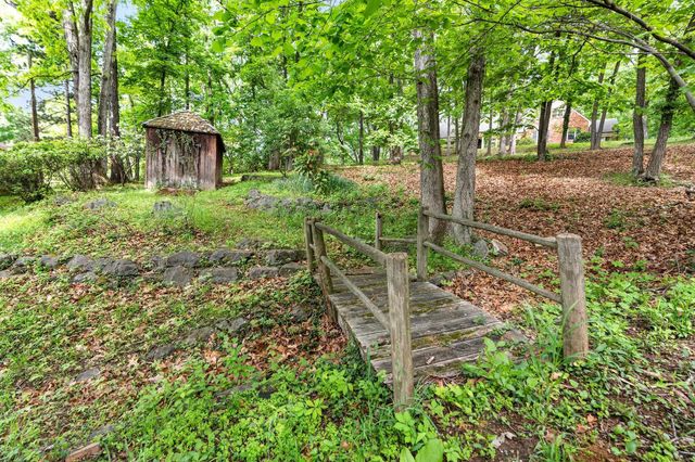 104 WOODLAND DR, Staunton, VA 24401