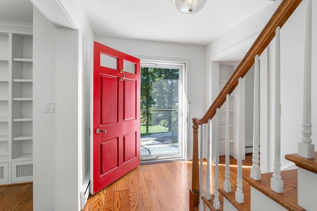 104 WOODLAND DR, Staunton, VA 24401