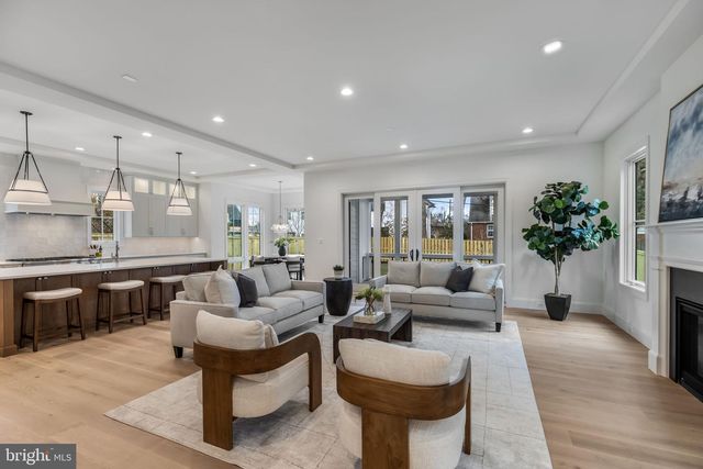 629 N LINCOLN ST N, Arlington, VA 22201