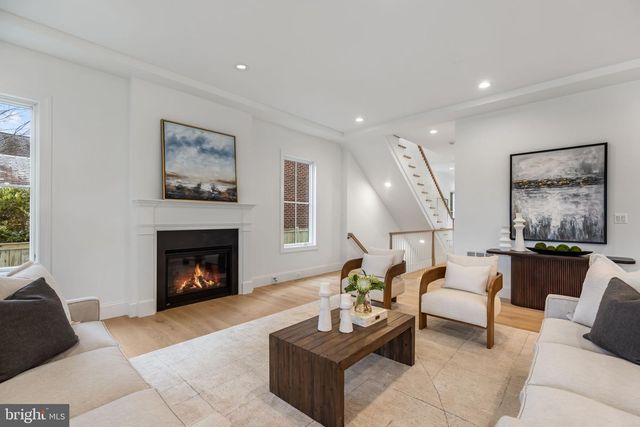 629 N LINCOLN ST N, Arlington, VA 22201