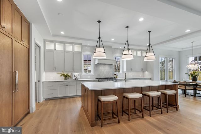 629 N LINCOLN ST N, Arlington, VA 22201