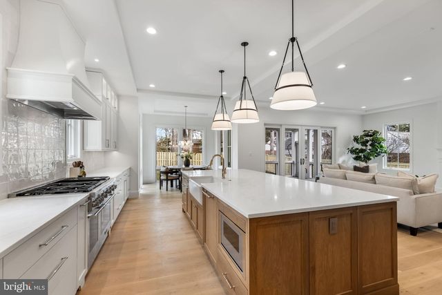 629 N LINCOLN ST N, Arlington, VA 22201