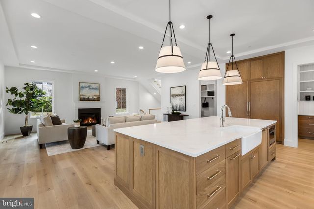 629 N LINCOLN ST N, Arlington, VA 22201