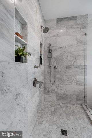 629 N LINCOLN ST N, Arlington, VA 22201