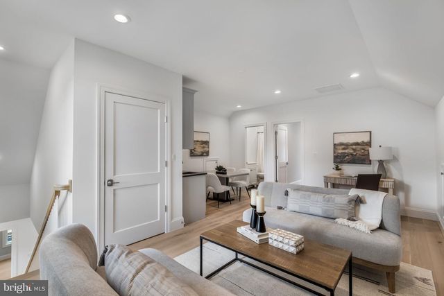 629 N LINCOLN ST N, Arlington, VA 22201