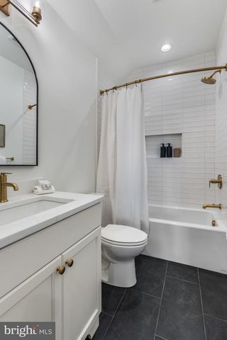 629 N LINCOLN ST N, Arlington, VA 22201