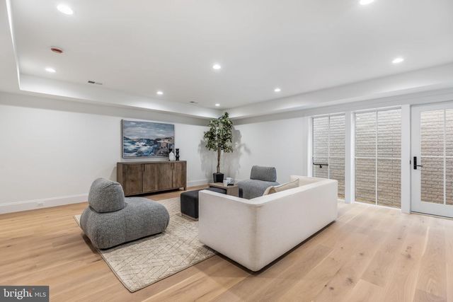 629 N LINCOLN ST N, Arlington, VA 22201