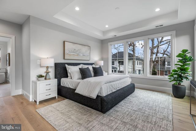 629 N LINCOLN ST N, Arlington, VA 22201