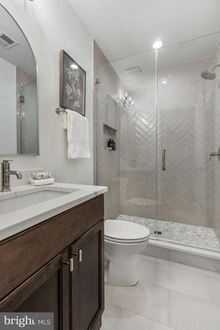 629 N LINCOLN ST N, Arlington, VA 22201