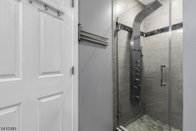 450 Vanderveer Rd, Bridgewater Twp., NJ 08807