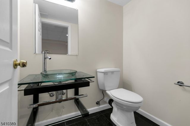 450 Vanderveer Rd, Bridgewater Twp., NJ 08807