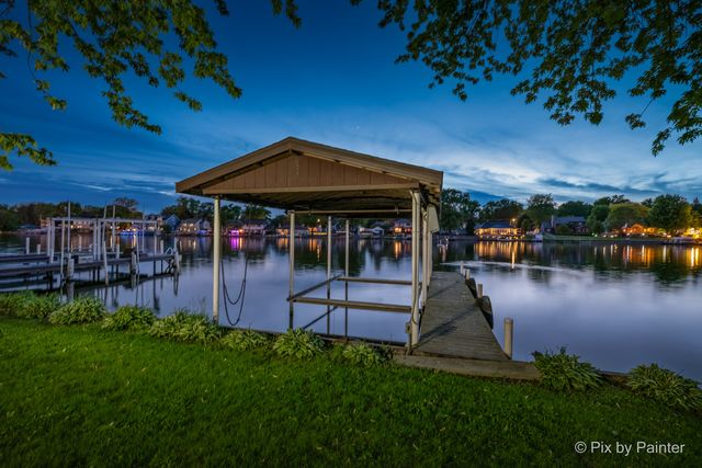 1423 N River Road, Mchenry, IL 60051