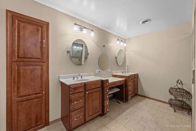 1423 N River Road, Mchenry, IL 60051