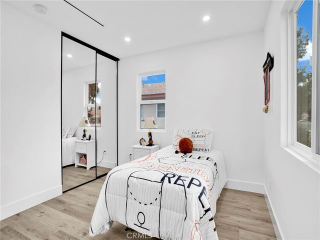 7055 Fallbrook Avenue, West Hills, CA 91307