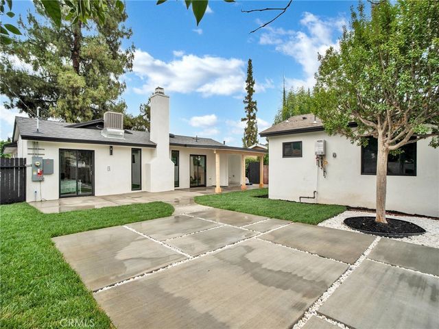 7055 Fallbrook Avenue, West Hills, CA 91307