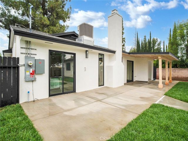 7055 Fallbrook Avenue, West Hills, CA 91307