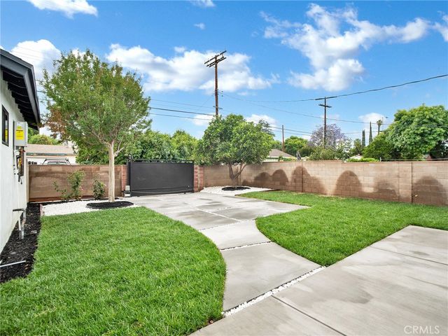 7055 Fallbrook Avenue, West Hills, CA 91307