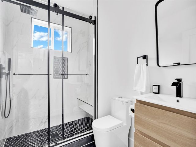 7055 Fallbrook Avenue, West Hills, CA 91307