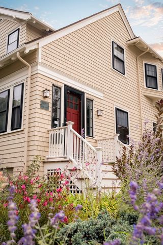 990 South Street, Boston, MA 02131