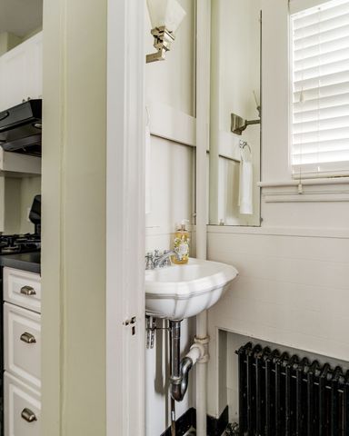 990 South Street, Boston, MA 02131