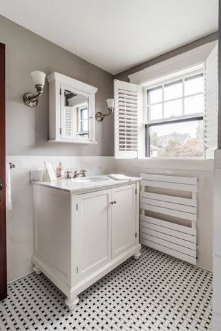 990 South Street, Boston, MA 02131