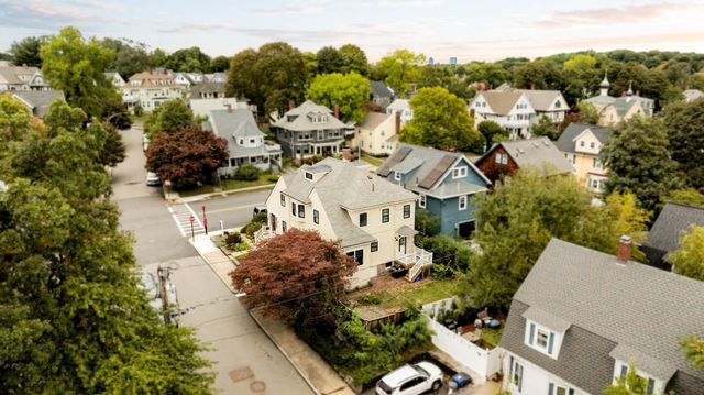 990 South Street, Boston, MA 02131