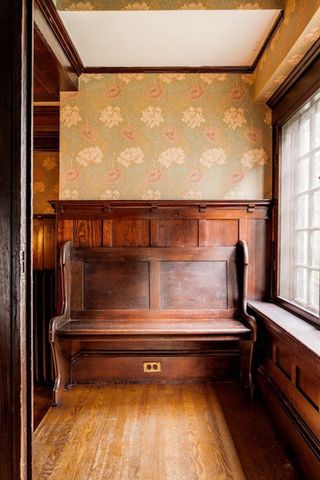 990 South Street, Boston, MA 02131