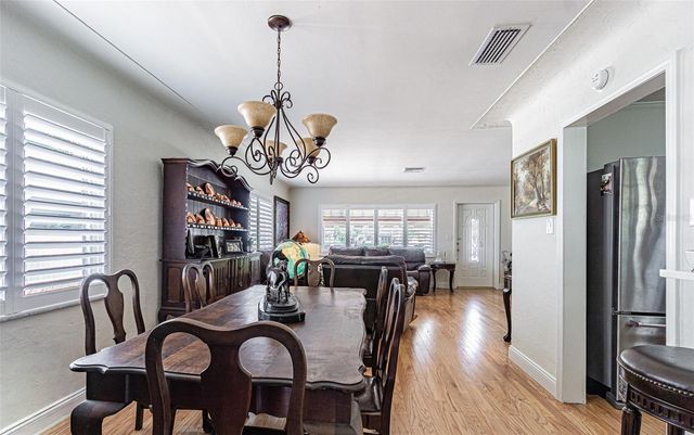 243 SNELL ISLE BOULEVARD NE, St Petersburg, FL 33704