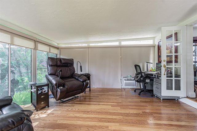 243 SNELL ISLE BOULEVARD NE, St Petersburg, FL 33704