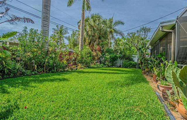 243 SNELL ISLE BOULEVARD NE, St Petersburg, FL 33704