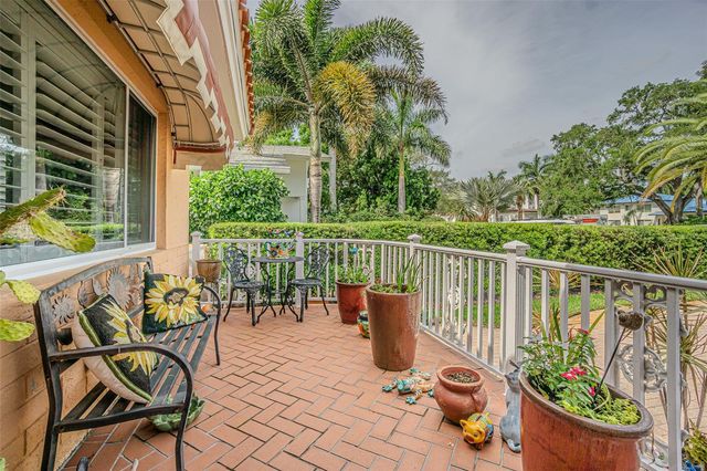 243 SNELL ISLE BOULEVARD NE, St Petersburg, FL 33704