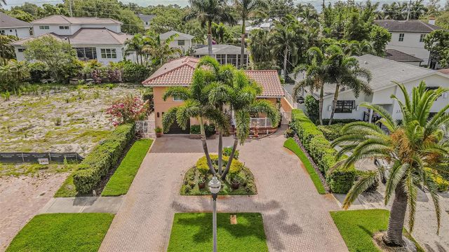 243 SNELL ISLE BOULEVARD NE, St Petersburg, FL 33704