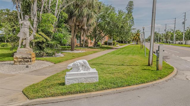 243 SNELL ISLE BOULEVARD NE, St Petersburg, FL 33704