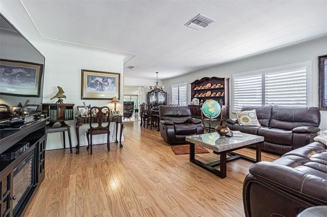 243 SNELL ISLE BOULEVARD NE, St Petersburg, FL 33704