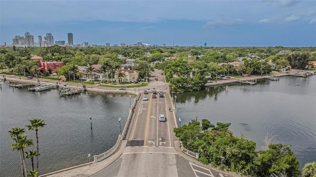 243 SNELL ISLE BOULEVARD NE, St Petersburg, FL 33704