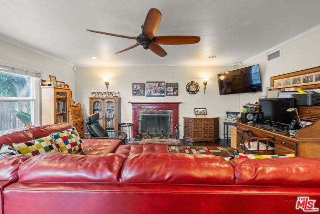 11641 Blythe Street, North Hollywood, CA 91605