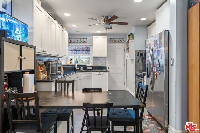 11641 Blythe Street, North Hollywood, CA 91605