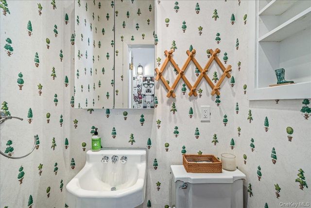 20 Harborview Drive, Northport, NY 11768