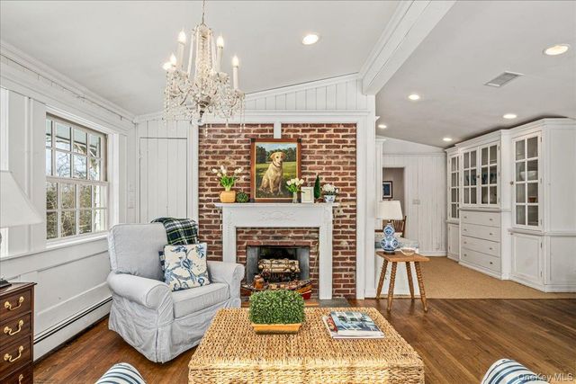 20 Harborview Drive, Northport, NY 11768