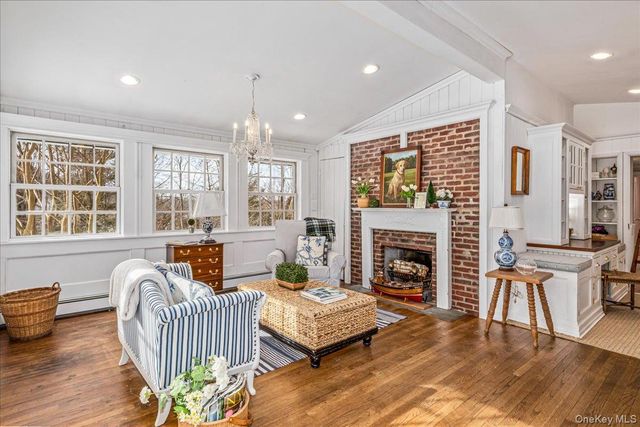 20 Harborview Drive, Northport, NY 11768