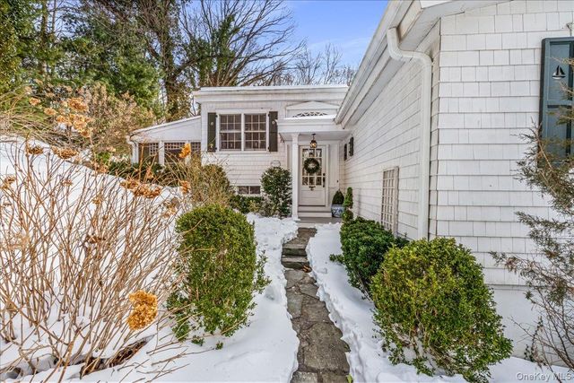 20 Harborview Drive, Northport, NY 11768