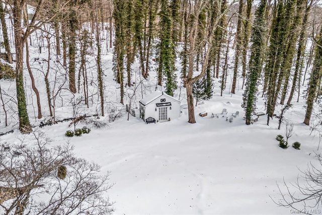 20 Harborview Drive, Northport, NY 11768