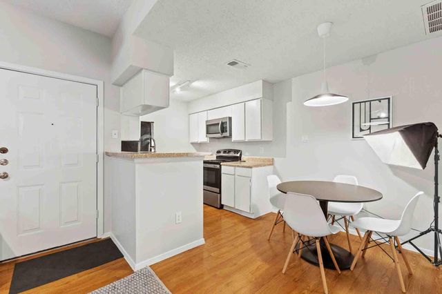114 E 31st ST 207, Austin, TX 78705