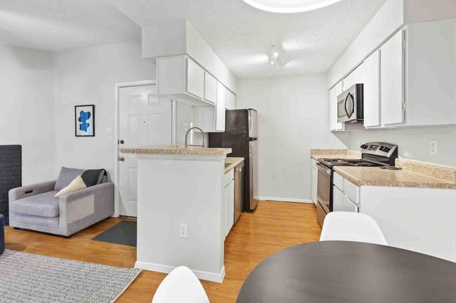 114 E 31st ST 207, Austin, TX 78705