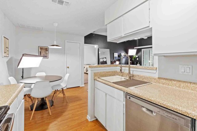 114 E 31st ST 207, Austin, TX 78705
