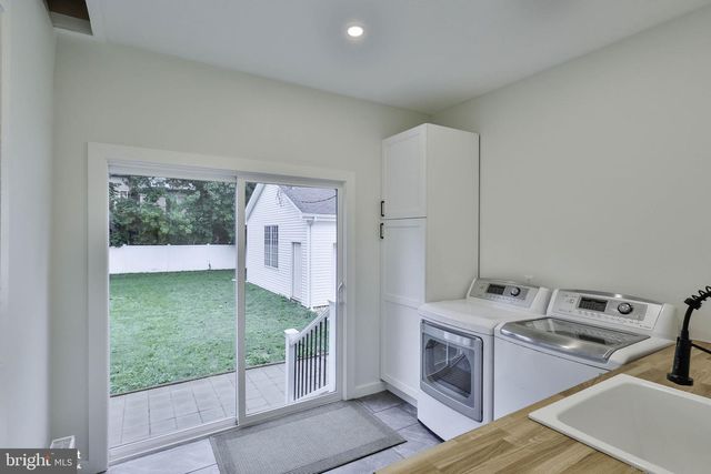 433 SENECA ST, Bethlehem, PA 18015